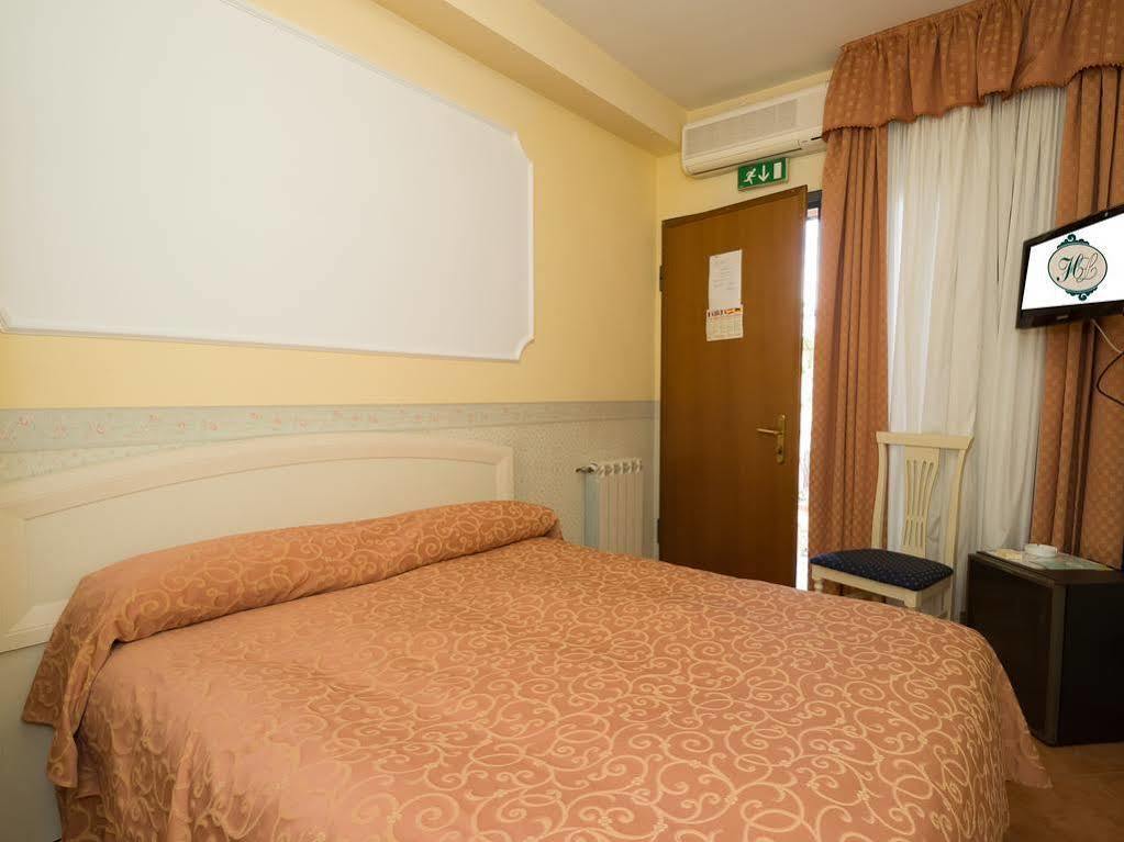 Hotel Louis I Ciampino Exterior photo